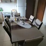 Apartman Next To Coast Néa Ankhíalos
